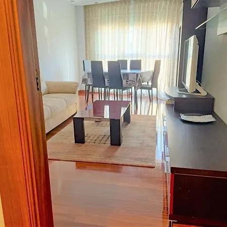 Apartamento De 3 Habitaciones Terraza, Wi-Fi Y Garaje 아파트