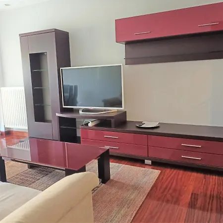 Apartamento De 3 Habitaciones Terraza, Wi-Fi Y Garaje 아파트 *