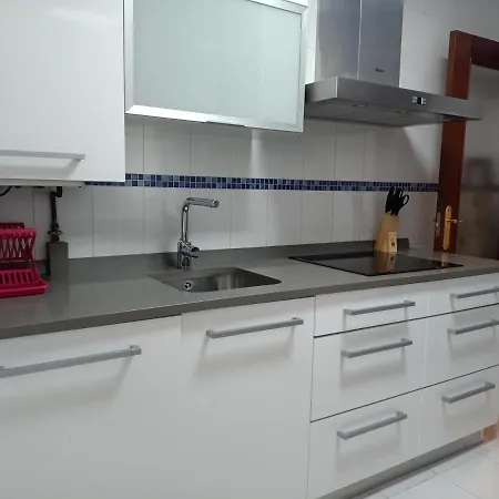 Apartamento De 3 Habitaciones Terraza, Wi-Fi Y Garaje *