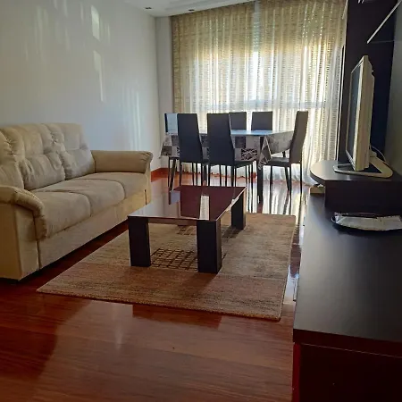 Apartamento De 3 Habitaciones Terraza, Wi-Fi Y Garaje