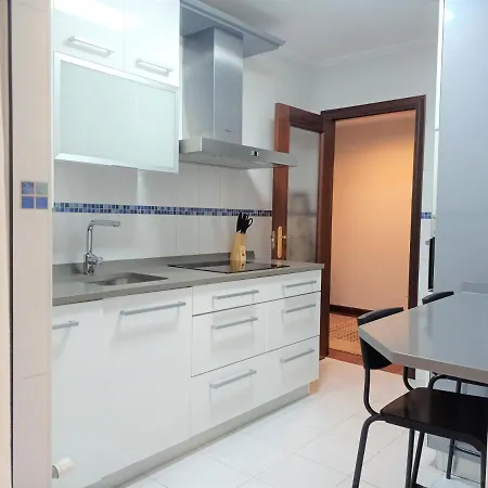 아파트 Apartamento De 3 Habitaciones Terraza, Wi-Fi Y Garaje *