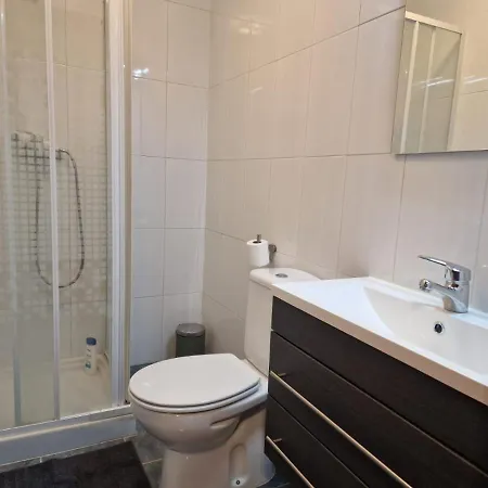 Apartamento De 3 Habitaciones Terraza, Wi-Fi Y Garaje
