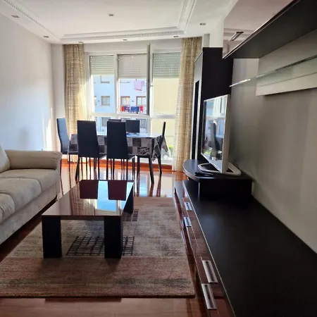 Apartamento De 3 Habitaciones Terraza, Wi-Fi Y Garaje 아파트 *