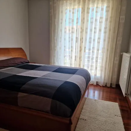 Apartamento De 3 Habitaciones Terraza, Wi-Fi Y Garaje *