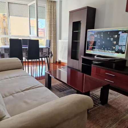 아파트 Apartamento De 3 Habitaciones Terraza, Wi-Fi Y Garaje *